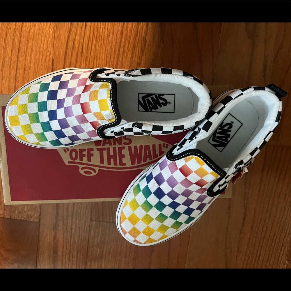 NWT Vans Asher - Rainbow Check - Sz 13 Youth